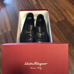 Size 9 men ferragamo shoes